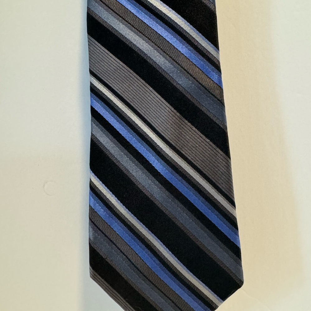 Calvin Klein Men’s Blue, Silver, White Striped Tie 100% Silk